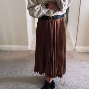 Bronze Pleated midi skirt (korean brand)